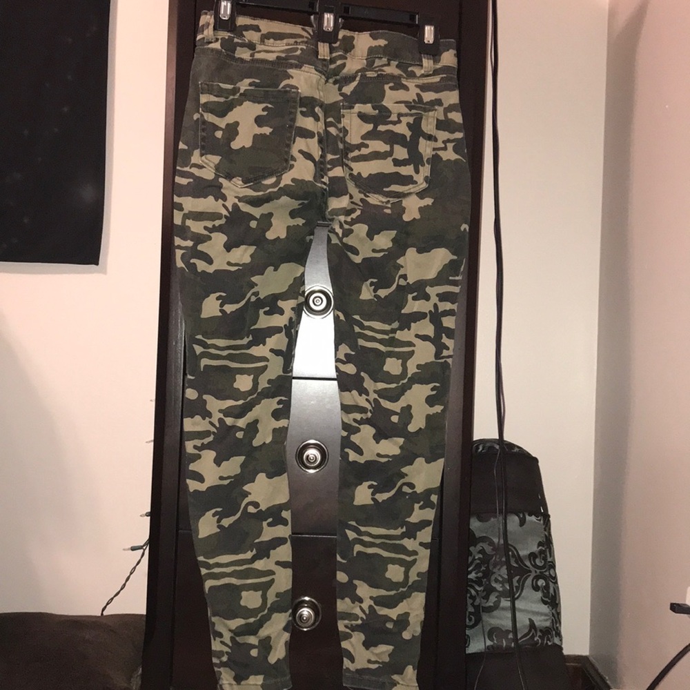 Jeans - Picture 2 of 3